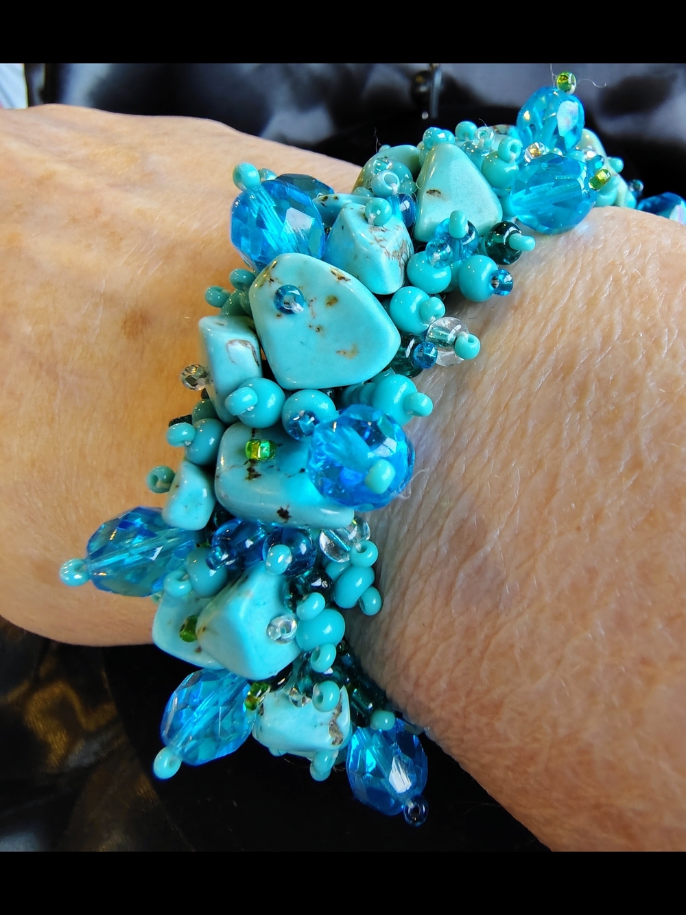 Stone & Glass Turquoise Clored Magnetic Cluster Bracelet - Hand Beaded Size 7